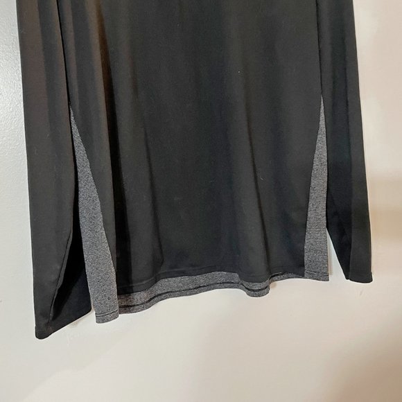 Men's Northface Pullover Flash Dry Long Sleeve 1/2 zip - Picture 3 of 5